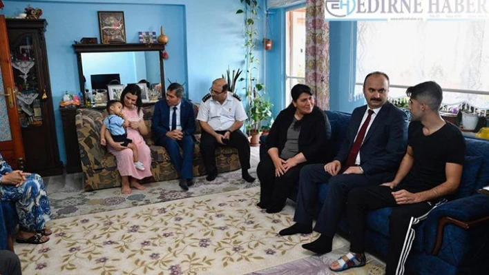 Yaralı Uzman Çavuş Sercan Uğurlu'yu ziyaret ettiler