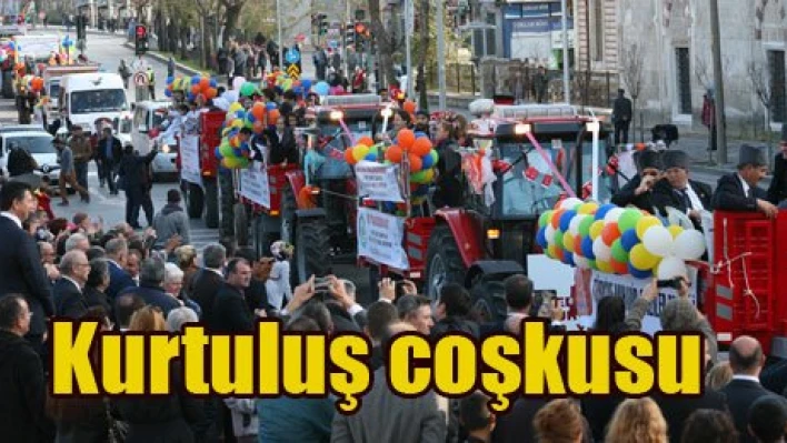 Kurtuluşa yakışır tören