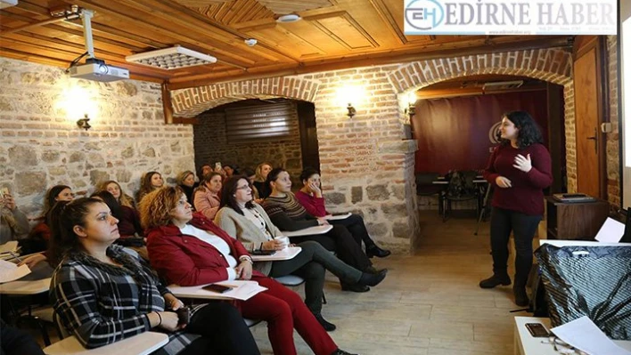 Kadınlara mobil fotoğrafçılık eğitimi