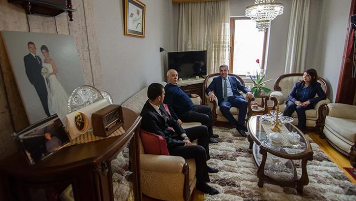 Şehit ailesini ziyaret ettiler