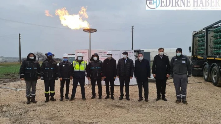 Lalapaşa'da doğal gaz meşalesi yandı