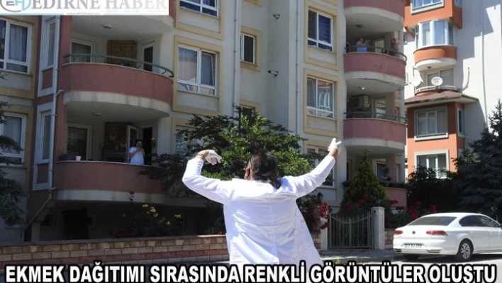 Oyun havası eşliğinde ekmek sattı