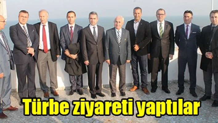 Türbe ziyareti yaptılar