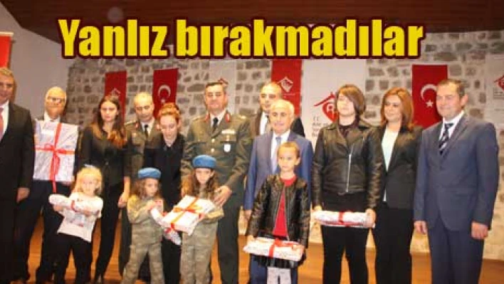 Yalnız değiller