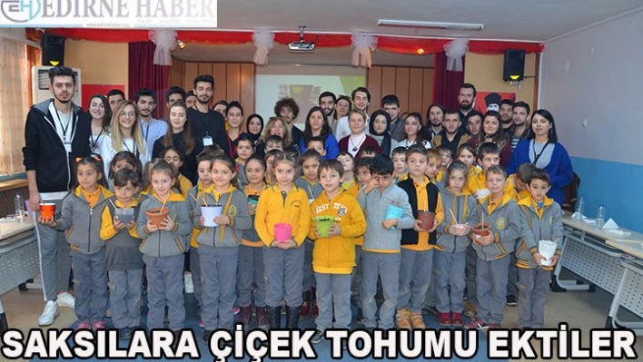 Öğrenciler saksılara çiçek tohumları ektiler