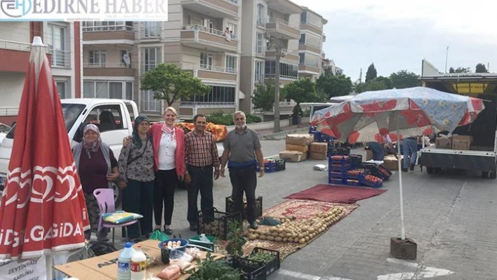 Başkan Becan, Pazartesi Pazarını Ziyaret Etti