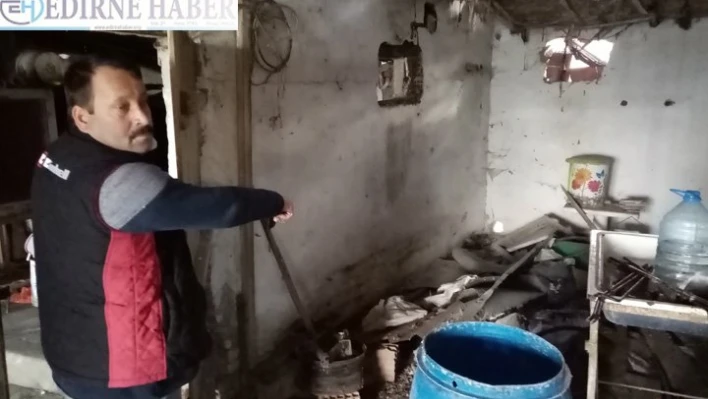 Bir çiftlikten kalorifer peteği ve boruları çalındı