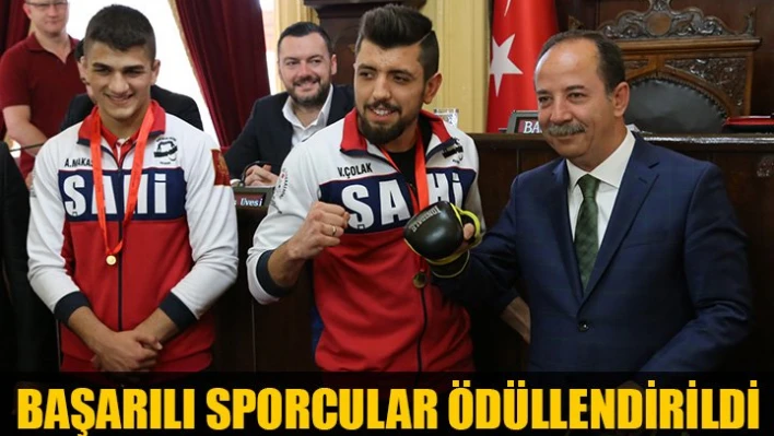 Başarılı Sporculara ödül