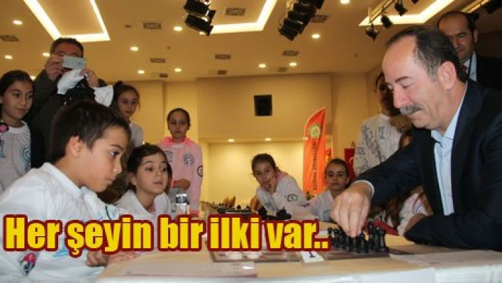 Açılışı yaptı, taşı kaptırdı