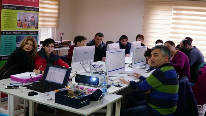 Bilimi Öğreniyorlar