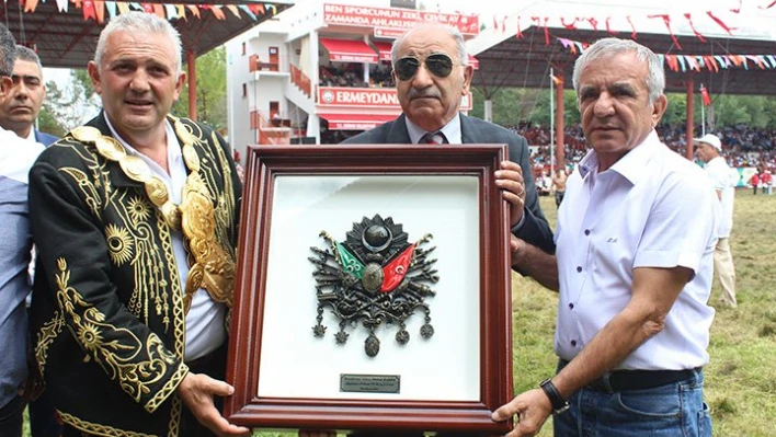 Seyfettin Ağa'ya anlamlı hediye