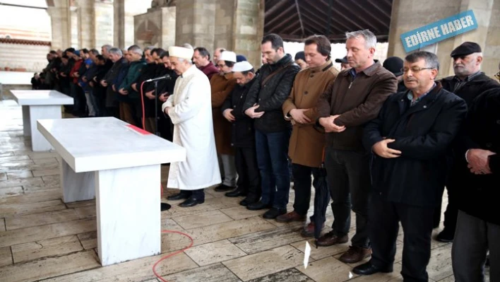 Gıyabi Cenaze namazı kıldılar