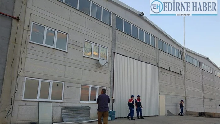 Fabrika çatısından düşen işçi öldü