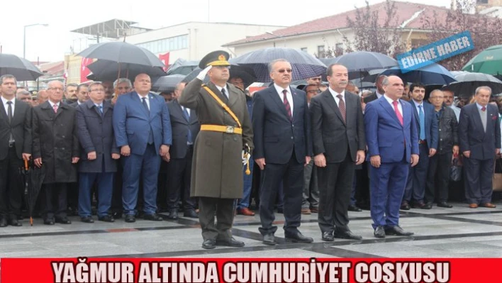 Yağmur altında Cumhuriyet coşkusu