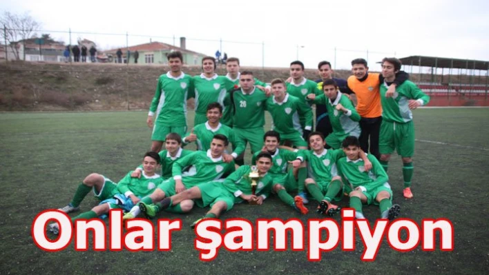 Şampiyonluğu göbek atarak kutladılar