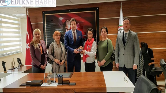 Kadınlardan Pınar'a ziyaret