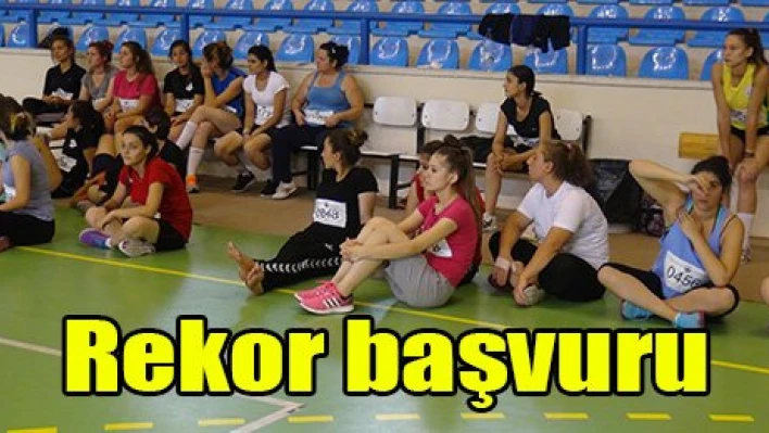 Rekor başvuru