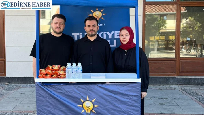AK Parti Edirne İl Gençlik Kolları Saraçlar Caddesi'nde üyelik standı açtı