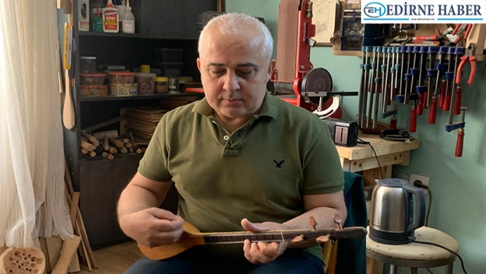 Anadolu müzik kültürüne ait 3 telli bağlamayı yaşatıyor