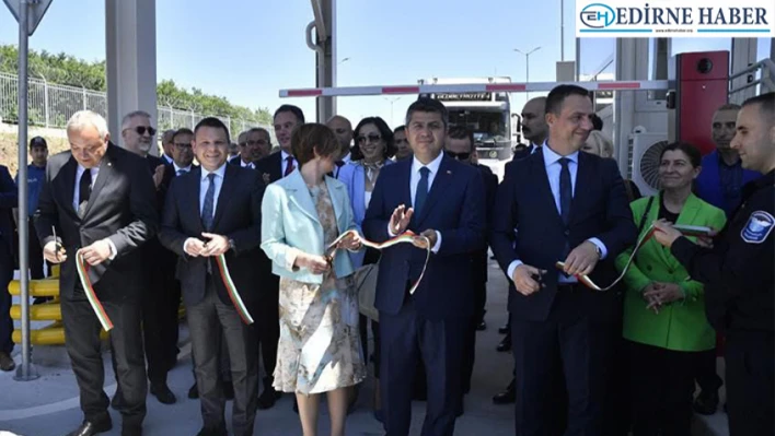 Avrupa'ya açılacak demiryolu hattı projesinin imza töreni yapıldı