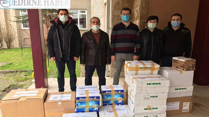  Şanlıurfa'daki köy okulu öğrencilerine maske ve kırtasiye yardımI