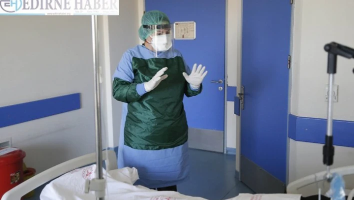 Psikologlar Kovid-19 hastalarına moral veriyor