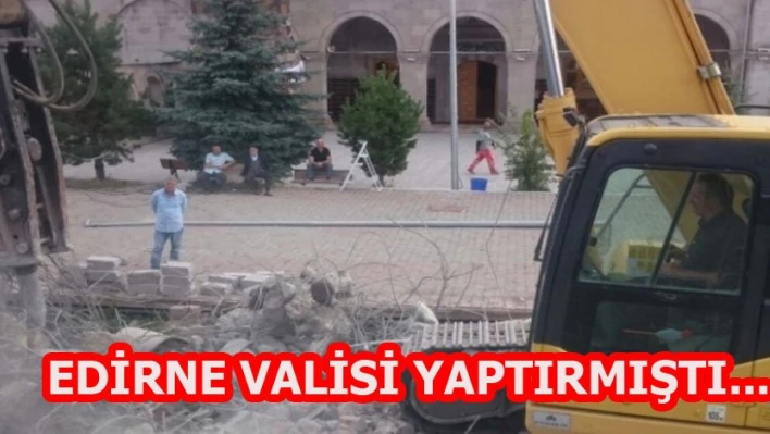 Vali Özdemir'in tuvaletleri yıktırıldı