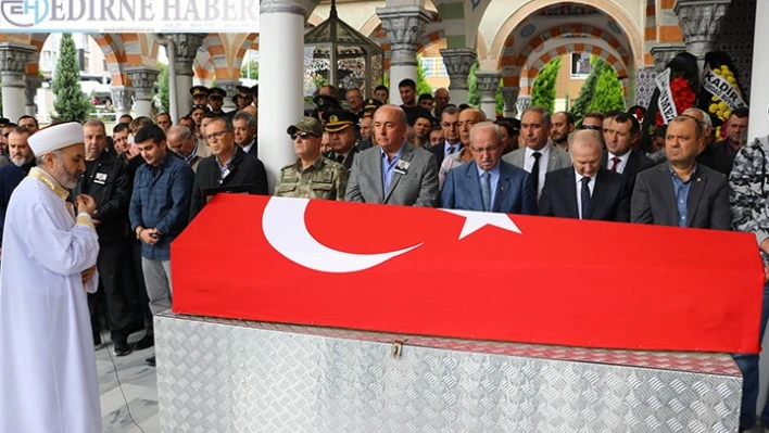 Binbaşı son yolculuğuna uğurlandı