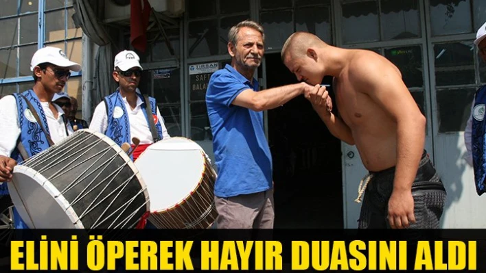 Hayır duasını aldı