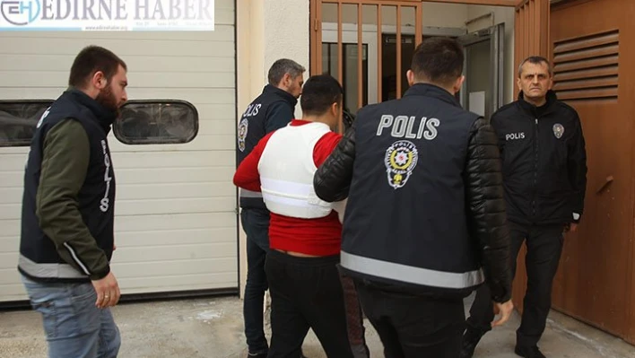 Bıçaklı kavgada baba ve oğlu öldü