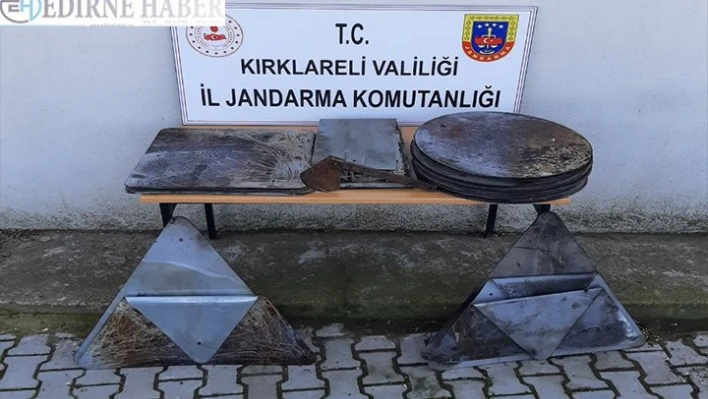 İşaretleri silmek için yaktıkları ateşten yakalandılar