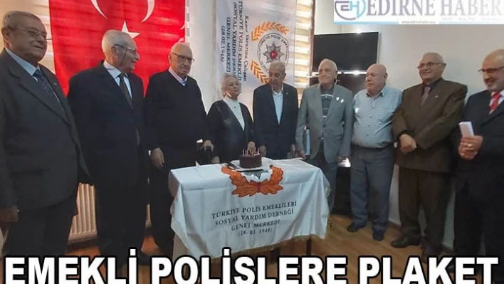 EMEKLİ POLİSLERE PLAKET