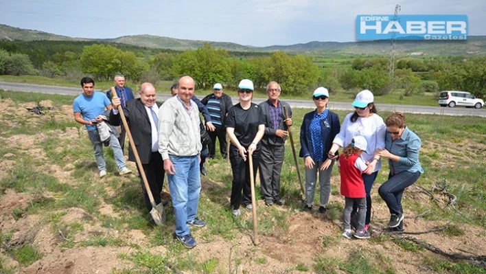 400 fidan toprakla buluştu