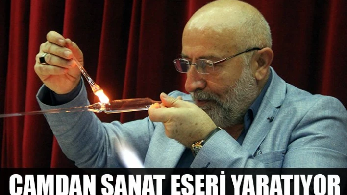 Sabırla üflüyor