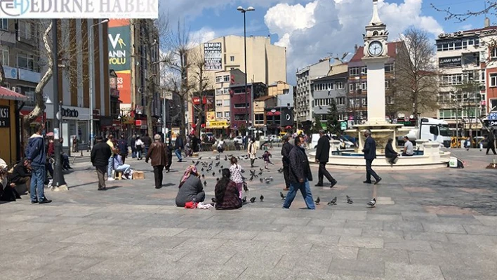 Park ve bahçelerde yoğunluk oluştu