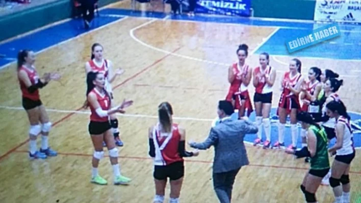 Göbek atarak kutladılar