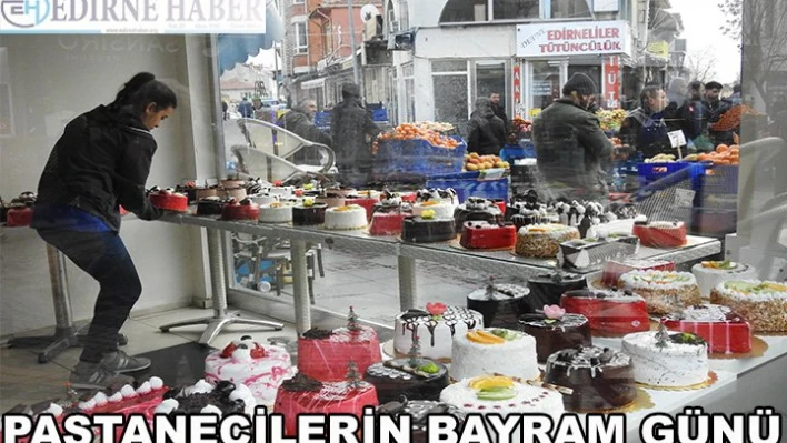 Pastaneler Bayram Etti