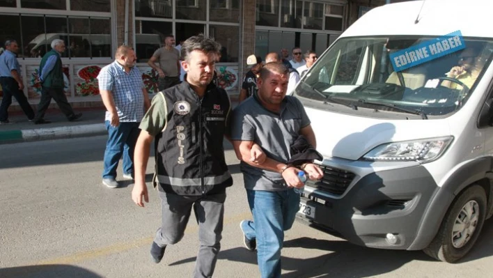 Gazetecilere tepki gösterdiler