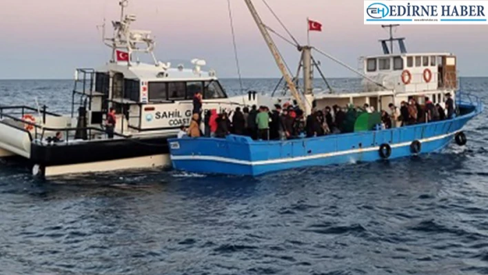 Balıkçı teknesinde 92 düzensiz göçmen yakalandı