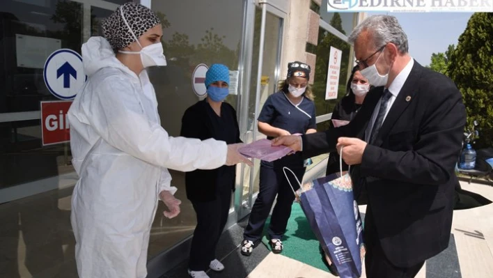 Hemşirelere 'cihadiye yüzüğü' hediye edildi