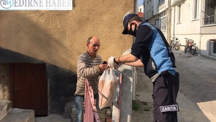 Evlerinden çıkamayan vatandaşlara destek