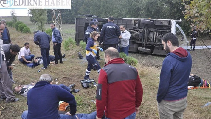 İşçi servisi devrildi