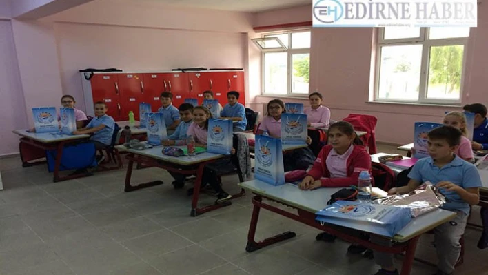 Öğrencilere kırtasiye desteği yapıldı