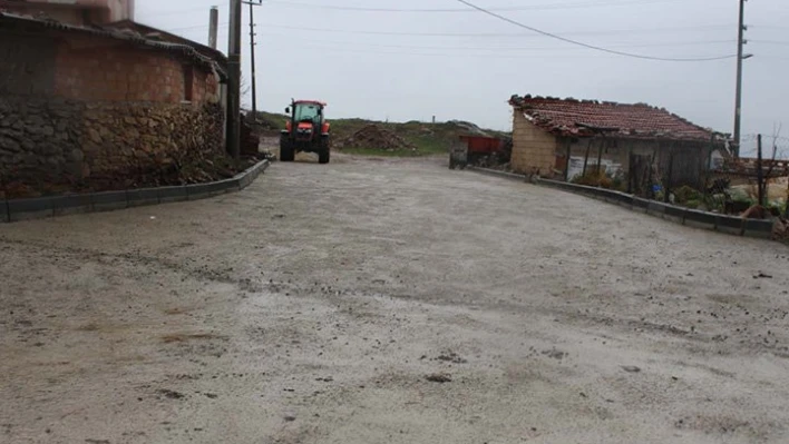 Yollar yapılıyor