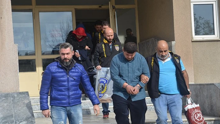 Yakayı ele verdiler