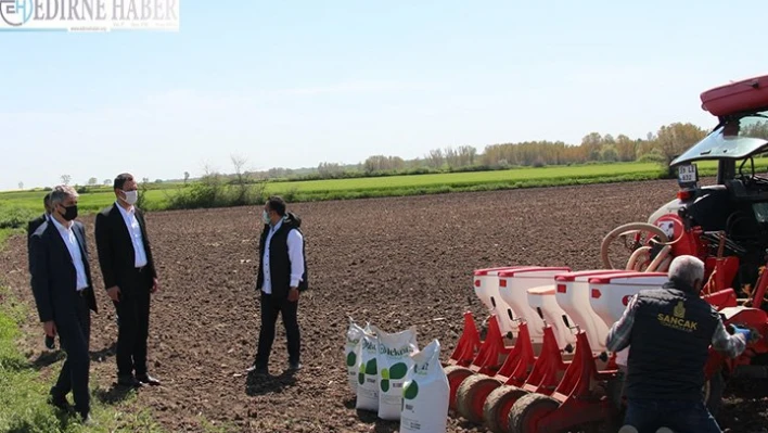 Üreticilere soya tohumu dağıtıldı