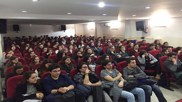 Öğrenciler bilgilendiriliyor