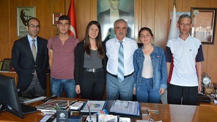 Özcan'ı ziyaret ettiler
