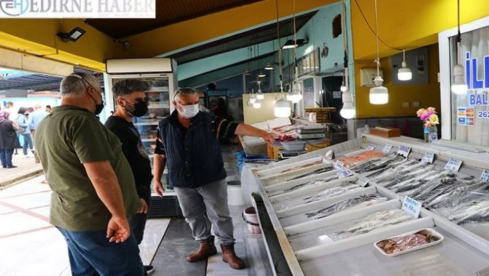 Deniz salyası nedeniyle balık fiyatları düşmüyor