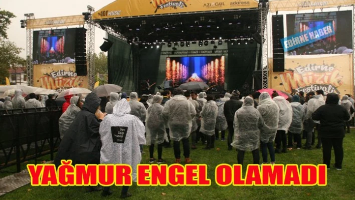 Konserlere yağmur engel olamadı